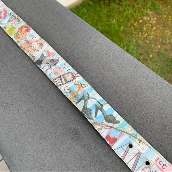 *SALE* Holographic Shape Shifting Belt LOL - Picture 5 of 12